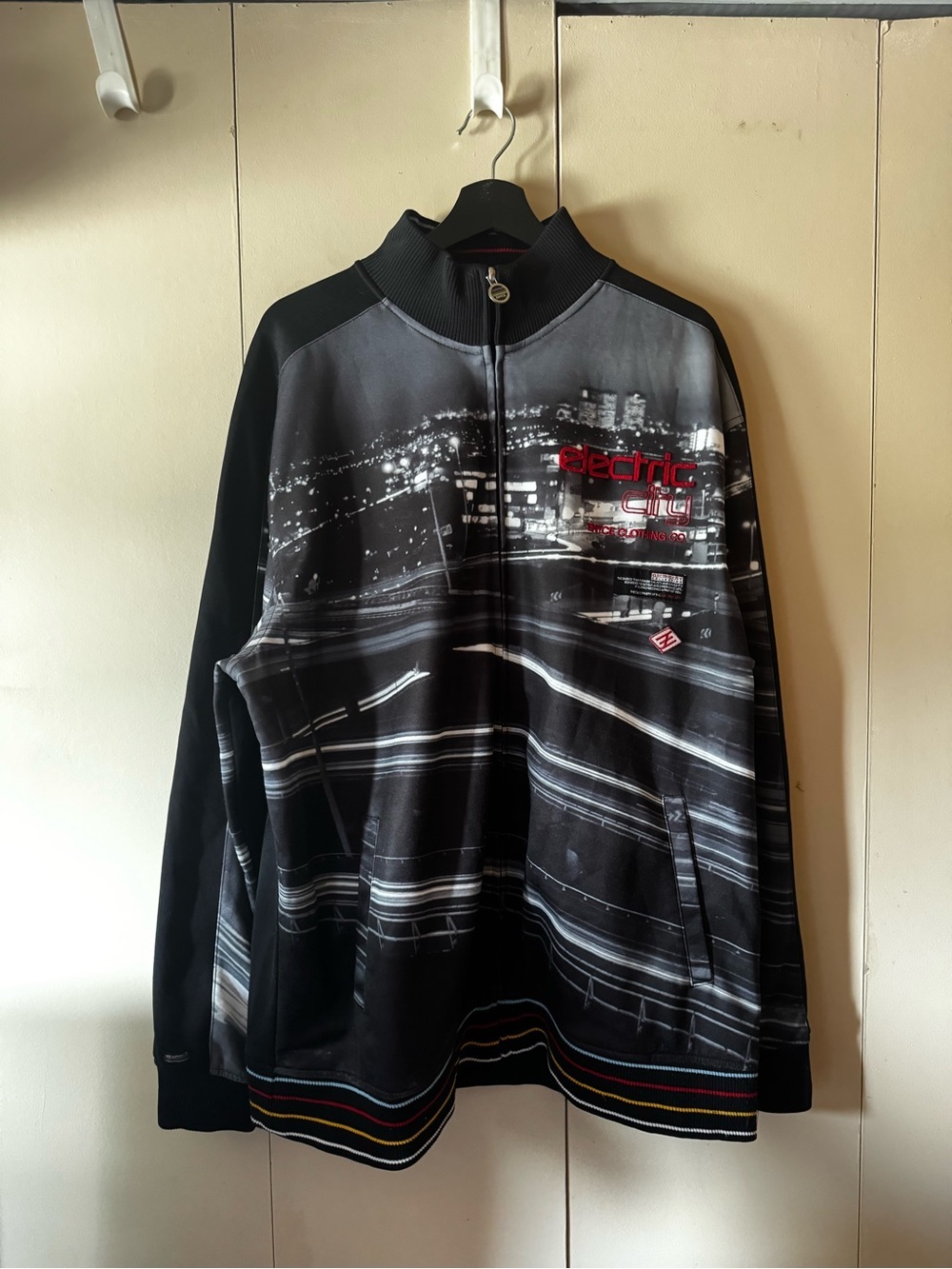 Enyce Black Gray Graphic Crewneck Sweater with Red Accents